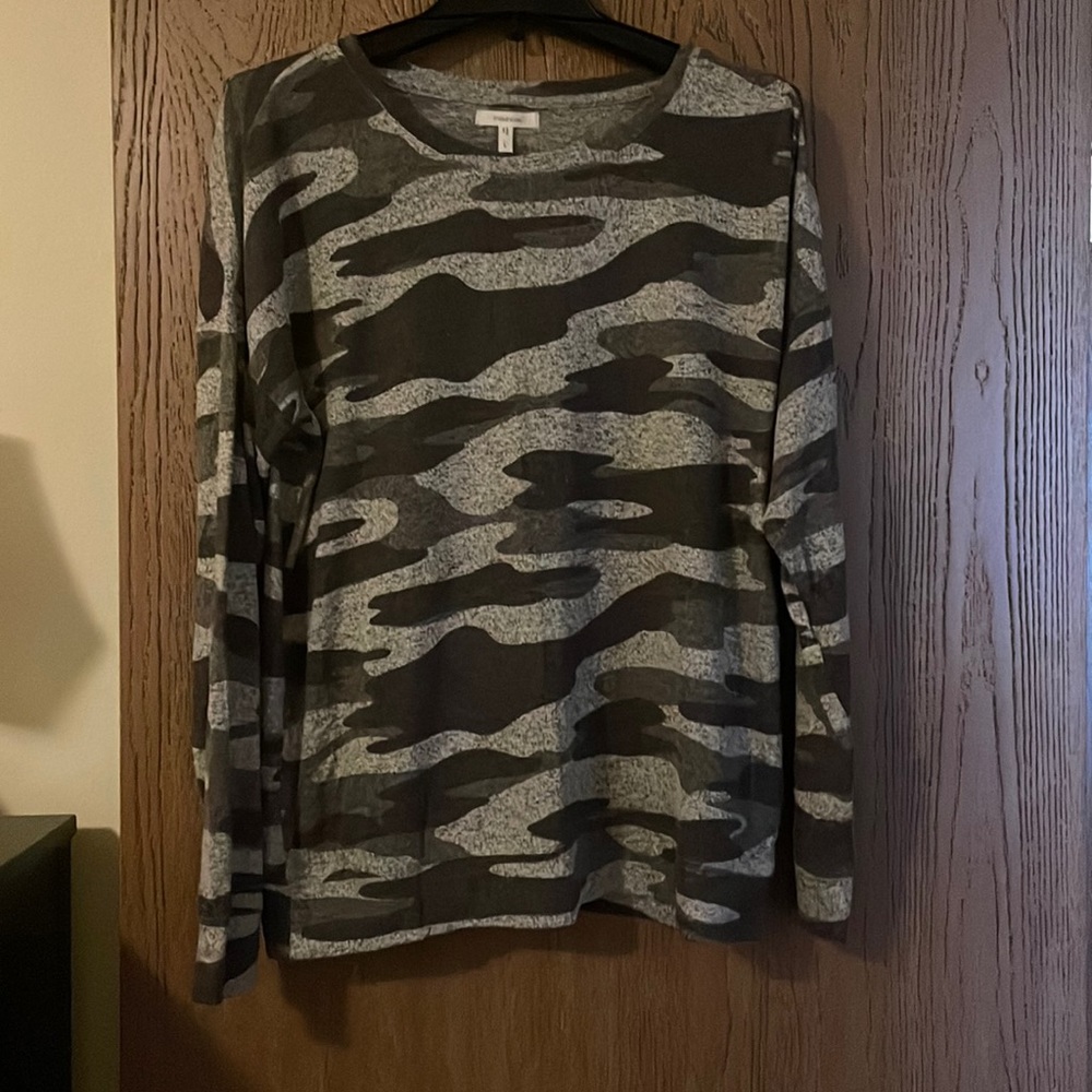 NWT size L Camo top.